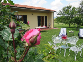 Casa con piscina campo da tennis vicino al mare e alle Cinque Terre Ameglia